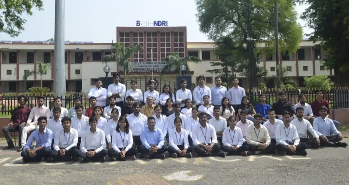 रोटरैक्ट क्लब, बीआईटी सिंदरी द्वारा सभी बैचों के साथ भावनात्मक फोटोग्राफ़ी सत्र आयोजित